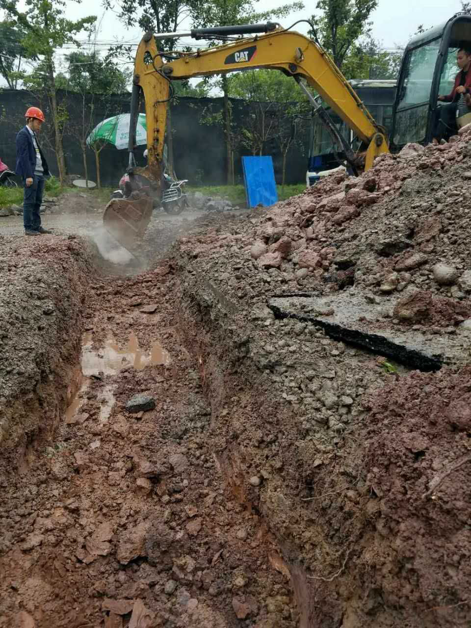 風(fēng)雨無(wú)阻 力保工程順利完工