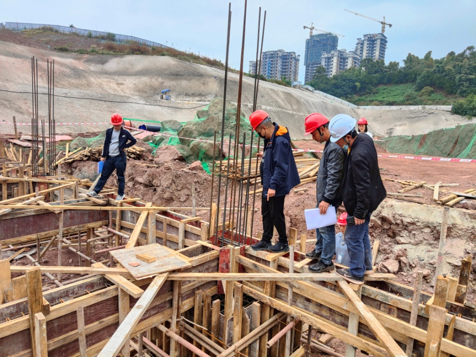 抓落實，嚴控工程建設質(zhì)量安全